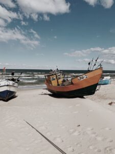 kutry rybackie przy porcie w chłopach