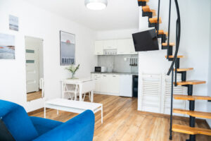 Nowoczesne mieszkanie z spiralnymi schodami