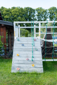 Ścianka wspinaczkowa dla dzieci.